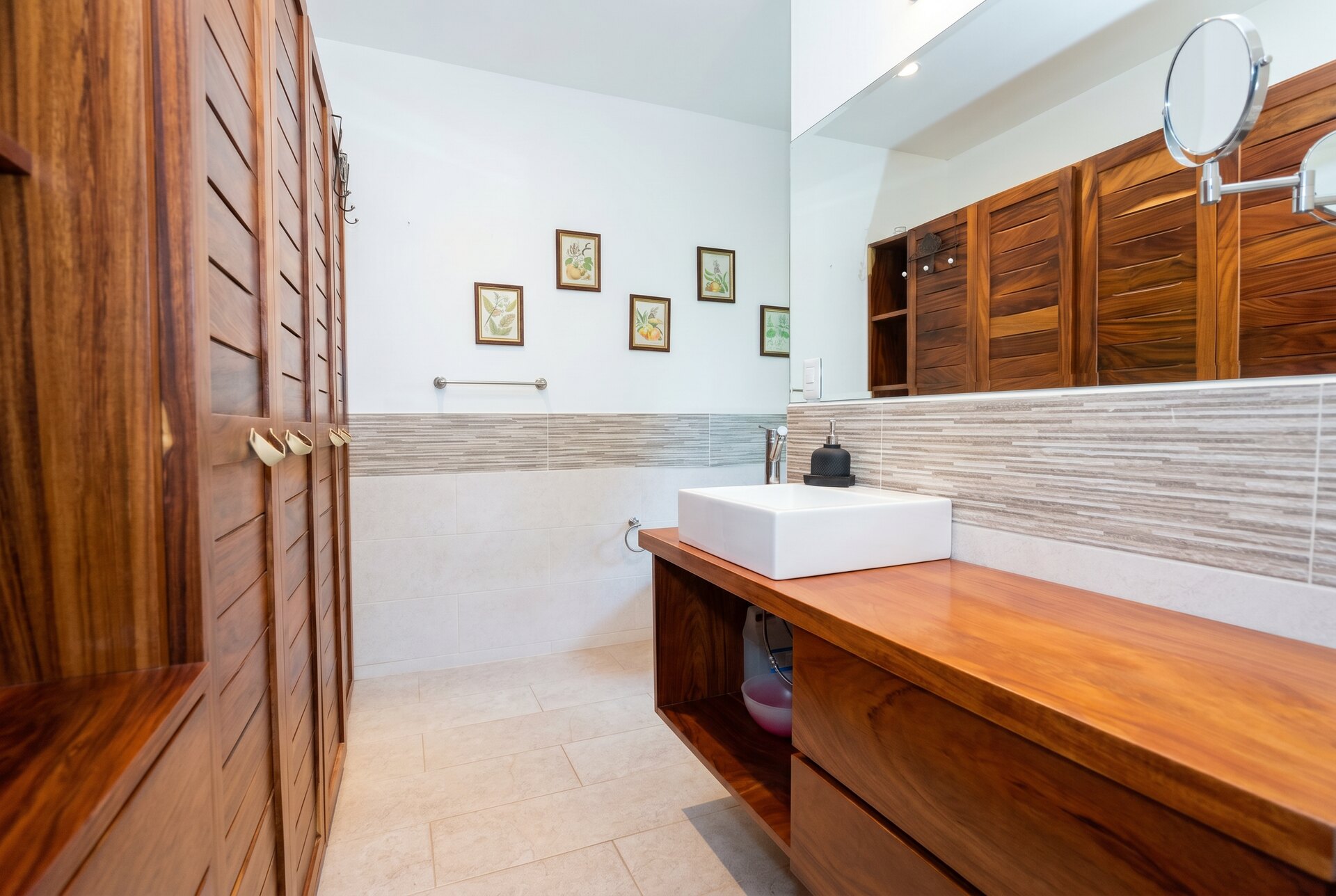 Bathroom with live-edge wood vanity